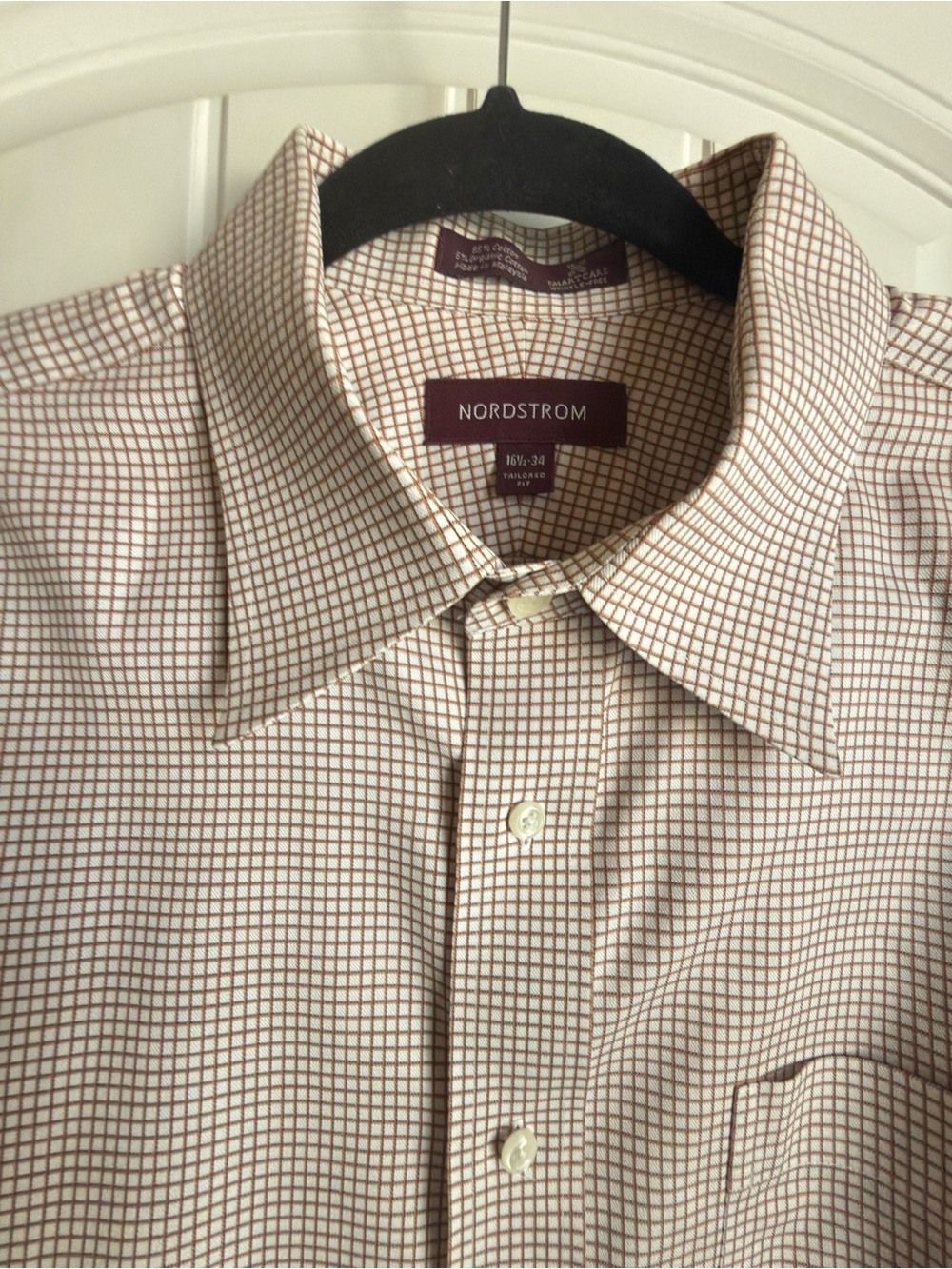 Men’s Nordstrom Burgundy and White Dress Shirt. Checkered Pattern
